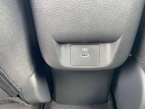 New 2025 Nissan Versa SR w/ Trunk Package image 13