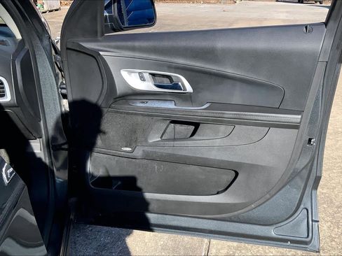 Used 2017 Chevrolet Equinox Premier w/ Enhanced Convenience Package image 22