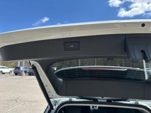 New 2026 Volkswagen Tiguan SE AWD/4WD image 9
