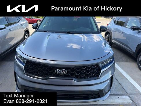 Used 2021 Kia Sorento S w/ Panoramic Sunroof Package FWD image 2