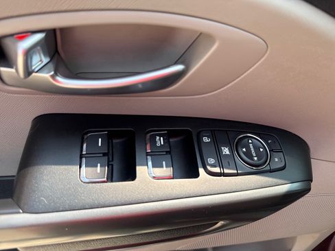Used 2020 Kia Sedona LX FWD image 24