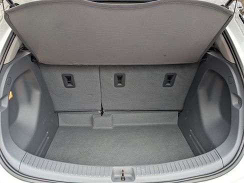 Used 2020 Chevrolet Bolt LT image 18