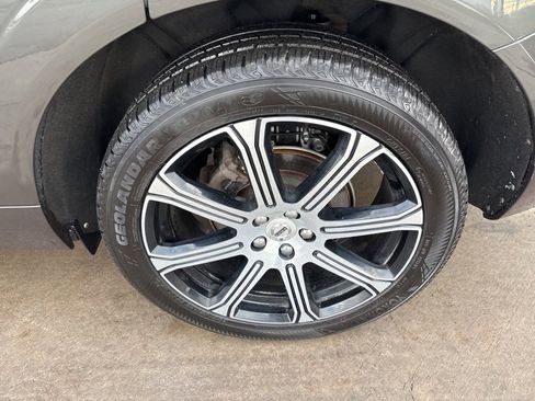 Used 2020 Volvo XC60 T5 Inscription w/ Protection Package Premier image 16