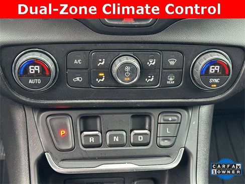 Used 2021 GMC Terrain SLT image 21