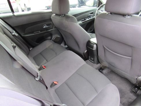 Used 2015 Chevrolet Cruze LT image 24