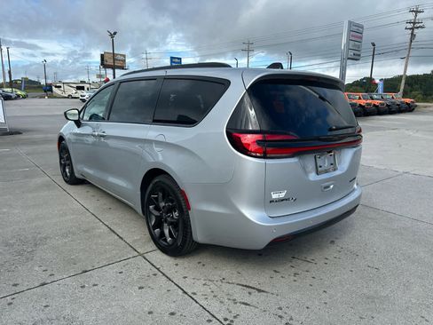 New 2026 Chrysler Pacifica Limited w/ S Appearance Package image 7