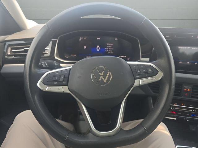 Used 2025 Volkswagen Jetta SE FWD image 13