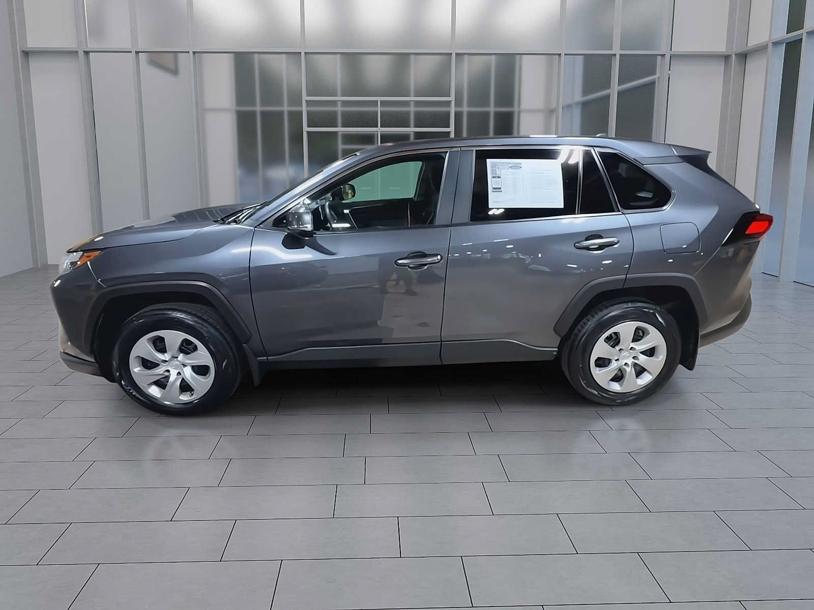 Used 2023 Toyota RAV4 LE AWD/4WD image 5