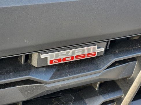 Used 2023 Chevrolet Colorado Trail Boss image 8
