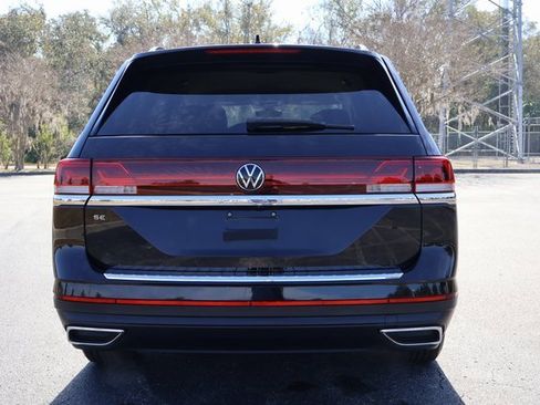 Certified 2024 Volkswagen Atlas SE image 6