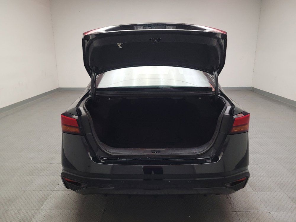 Used 2025 Nissan Altima 2.5 SV FWD image 29