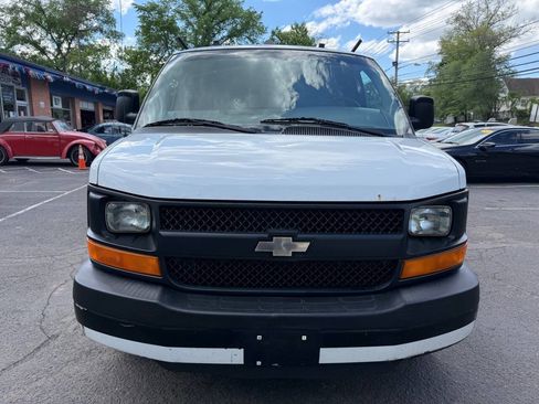 Used 2013 Chevrolet Express 1500 RWD image 2