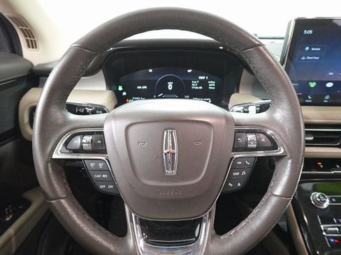 Used 2023 Lincoln Nautilus AWD w/ Premium Package image 14