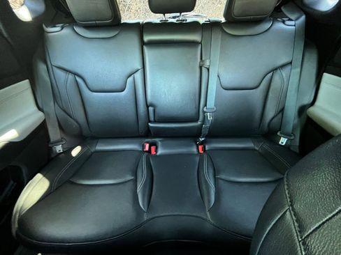 Used 2025 Jeep Compass Limited AWD/4WD image 39