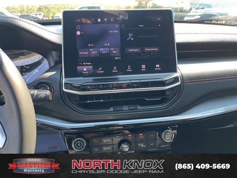 Used 2024 Jeep Compass Trailhawk AWD/4WD image 9