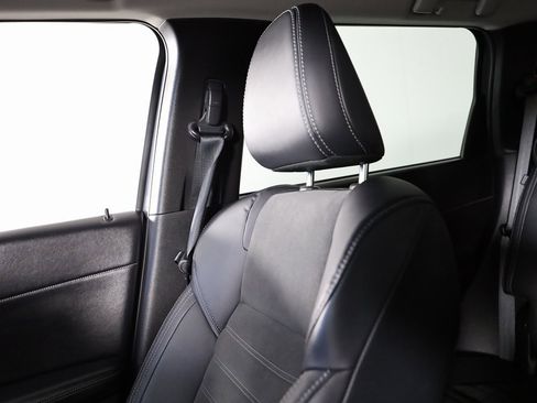 Used 2022 Mitsubishi Outlander SE image 42