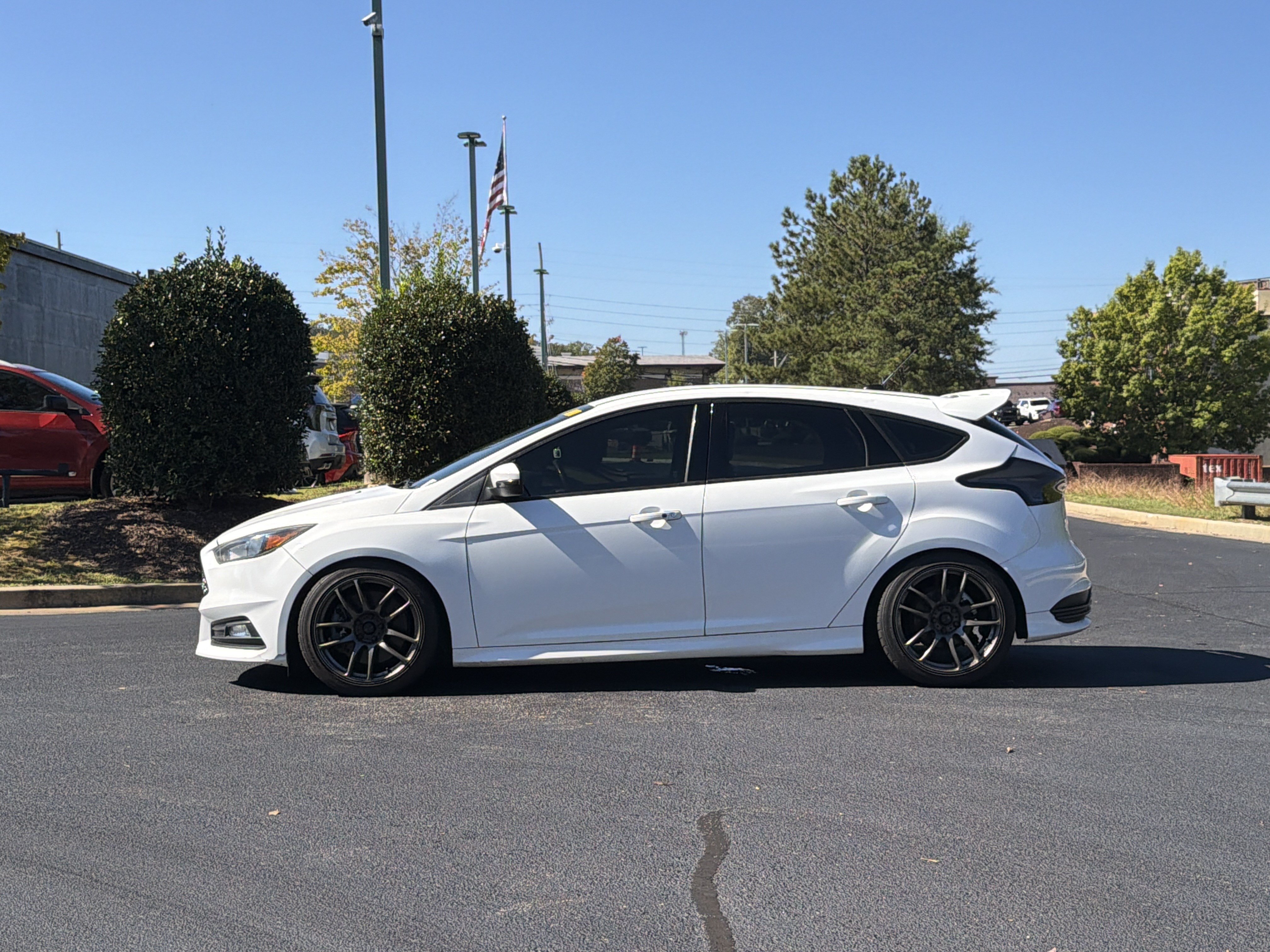 Used 2018 Ford Focus ST FWD image 11
