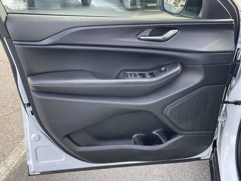 Certified 2024 Jeep Grand Cherokee L Laredo image 24