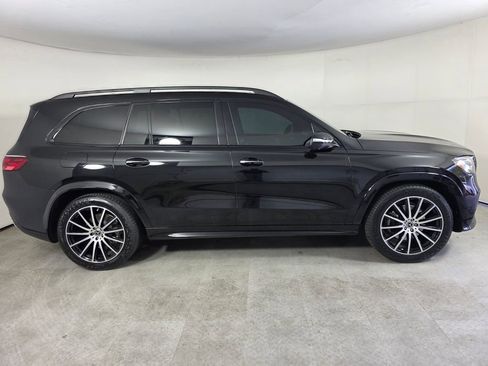Used 2025 Mercedes-Benz GLS 450 4MATIC image 3