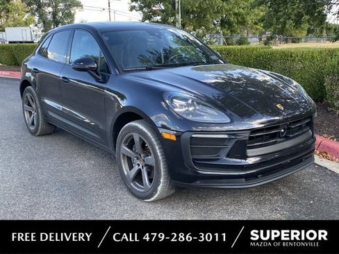 Used 2025 Porsche Macan AWD/4WD image 1