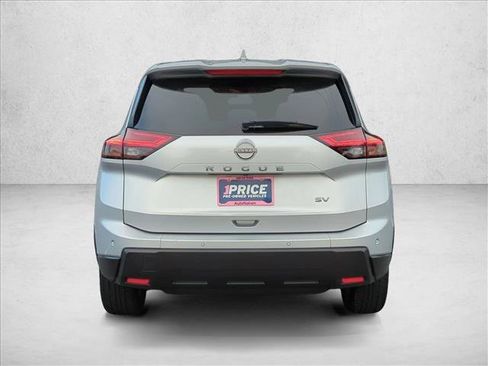 Used 2024 Nissan Rogue SV FWD image 7