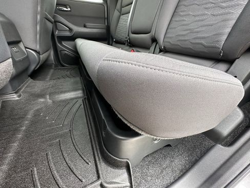 Used 2024 Nissan Frontier SV w/ Technology Package image 22