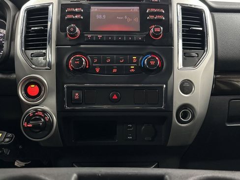 Used 2017 Nissan Titan SV image 24