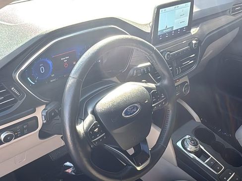 Certified 2020 Ford Escape Titanium image 21