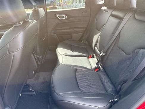 New 2025 Jeep Compass Latitude w/ Altitude Special Edition image 20