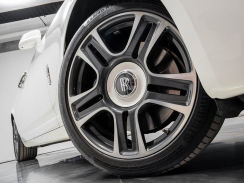 Used 2016 Rolls-Royce Ghost image 33