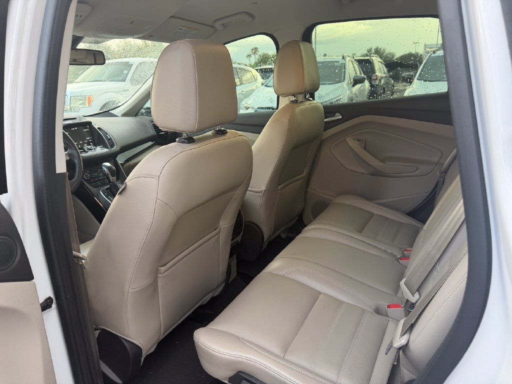 Used 2017 Ford C-MAX Titanium FWD image 6