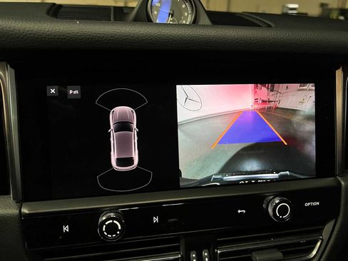 Used 2024 Porsche Macan image 72