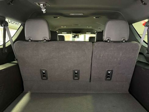Used 2024 GMC Yukon XL SLT w/ SLT Luxury Package image 55
