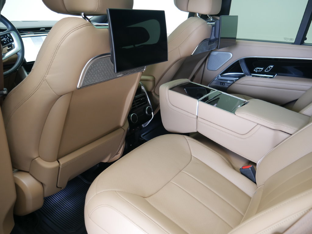 Certified 2025 Land Rover Range Rover Autobiography AWD/4WD image 17