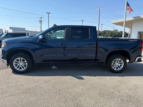 Used 2023 Chevrolet Silverado 1500 LT AWD/4WD image 12