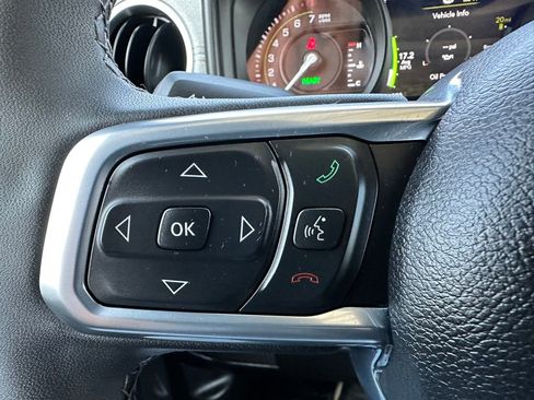 Used 2025 Jeep Wrangler Unlimited Sahara image 25