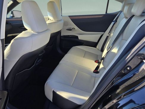 Certified 2025 Lexus ES 350 w/ Premium Package image 10