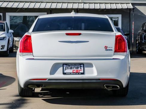 Used 2019 Chrysler 300 Limited image 13