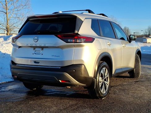Certified 2022 Nissan Rogue SV w/ SV Premium Package image 3