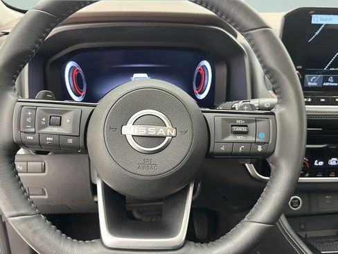 Used 2023 Nissan Rogue Platinum w/ Platinum Premium Package AWD/4WD image 16
