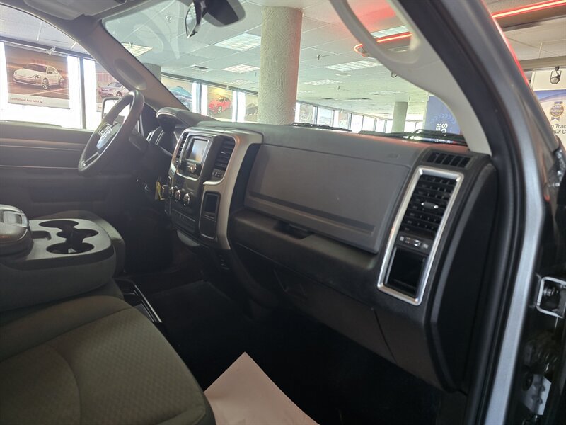 Used 2020 RAM 1500 Classic SLT AWD/4WD image 13