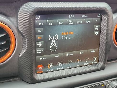 Used 2023 Jeep Gladiator Mojave w/ Cold Weather Group AWD/4WD image 13
