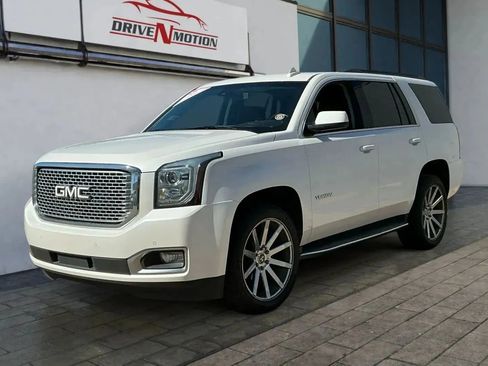 Used 2017 GMC Yukon SLT w/ Open Road Package image 7