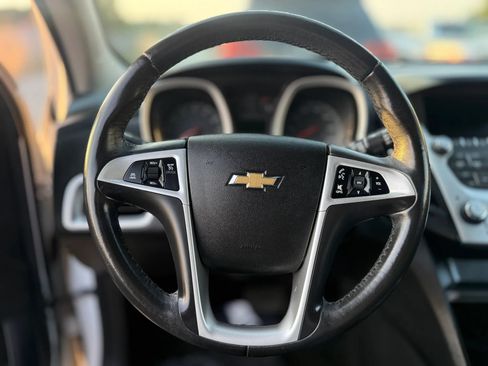 Used 2017 Chevrolet Equinox LT AWD/4WD image 25
