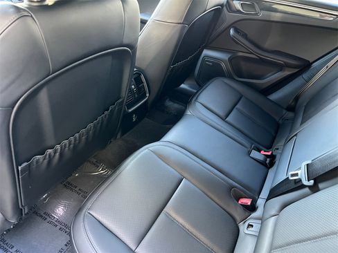 Used 2025 Porsche Macan image 14
