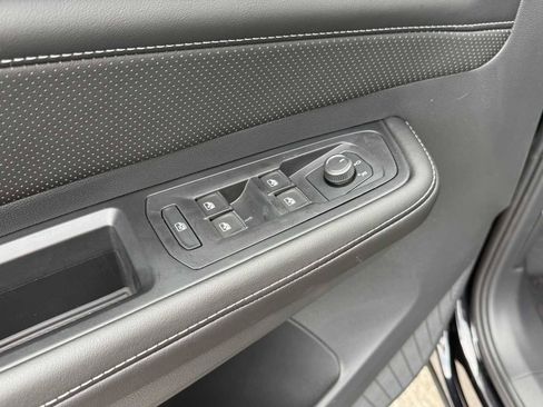 New 2026 Volkswagen Atlas Cross Sport SE AWD/4WD image 7