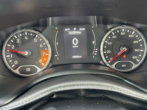 Used 2017 Jeep Renegade Latitude w/ Cold Weather Group image 25