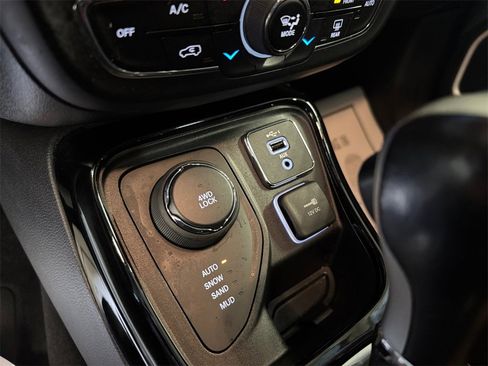 Used 2020 Jeep Compass Altitude image 30