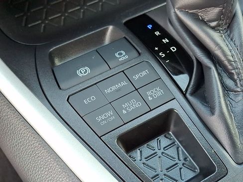 Certified 2025 Toyota RAV4 XLE AWD/4WD image 28