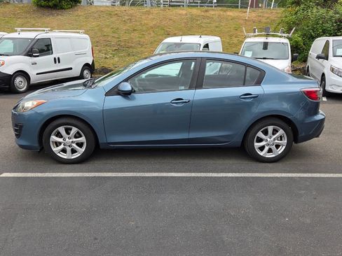 Used 2010 MAZDA MAZDA3 i Touring FWD image 4